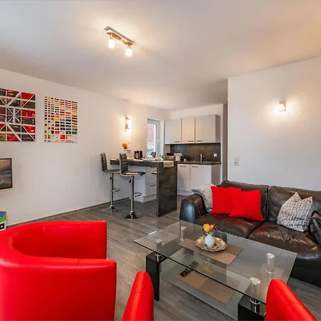Ole Fh Ole Kleines Gartenappartement ゼーバート・ヘリングスドルフ